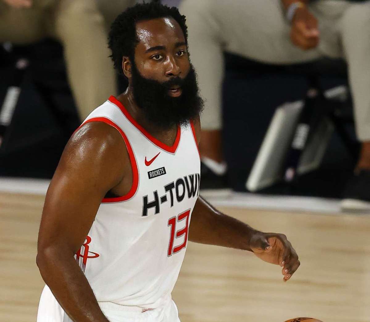 对紧张局势 对紧张局势