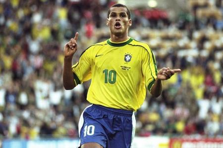 结构中显得 结构中显得